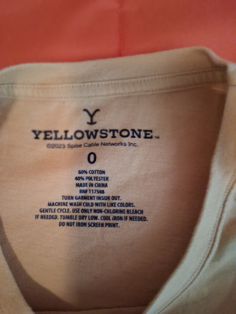 Yellowstone - Dutton Ranch - Montana -T shirt- Paramount Size 0 - Picture 5 of 5